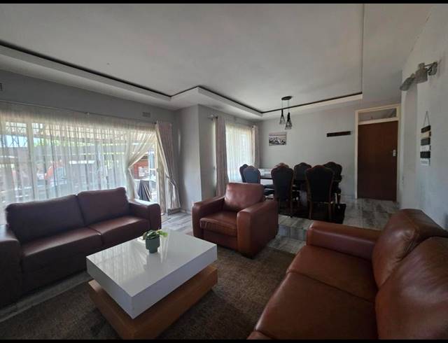 3 BEDROOM HOUSE FOR SALE IN FREEWAY PARK